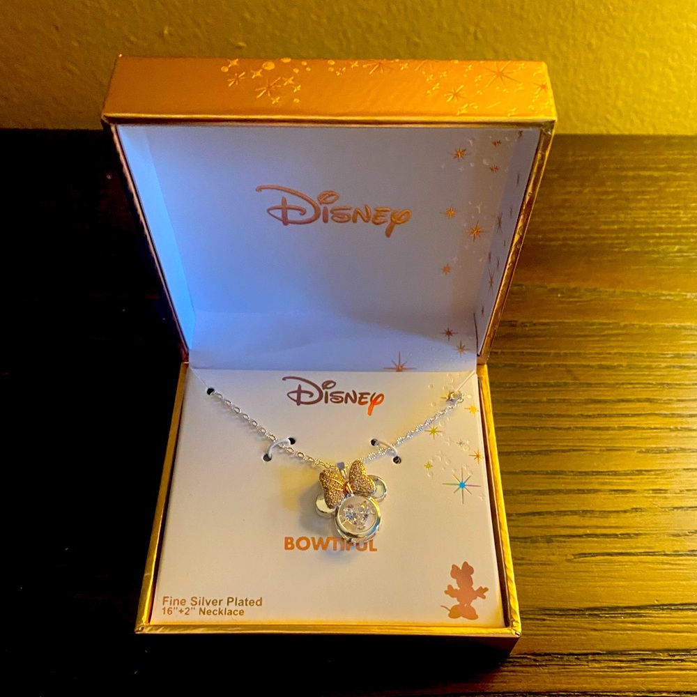 NEW Disney Minnie Mouse silver necklace.